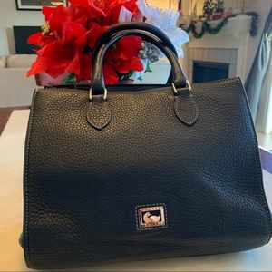 Dooney & Bourke Pebble Grain Leather Tote! 👜👜